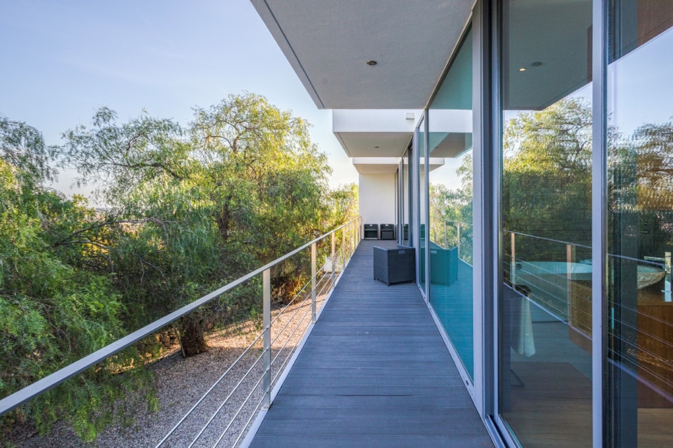 Contemporary 4-bedroom villa with sea views for sale in Estói, Algarve_253050