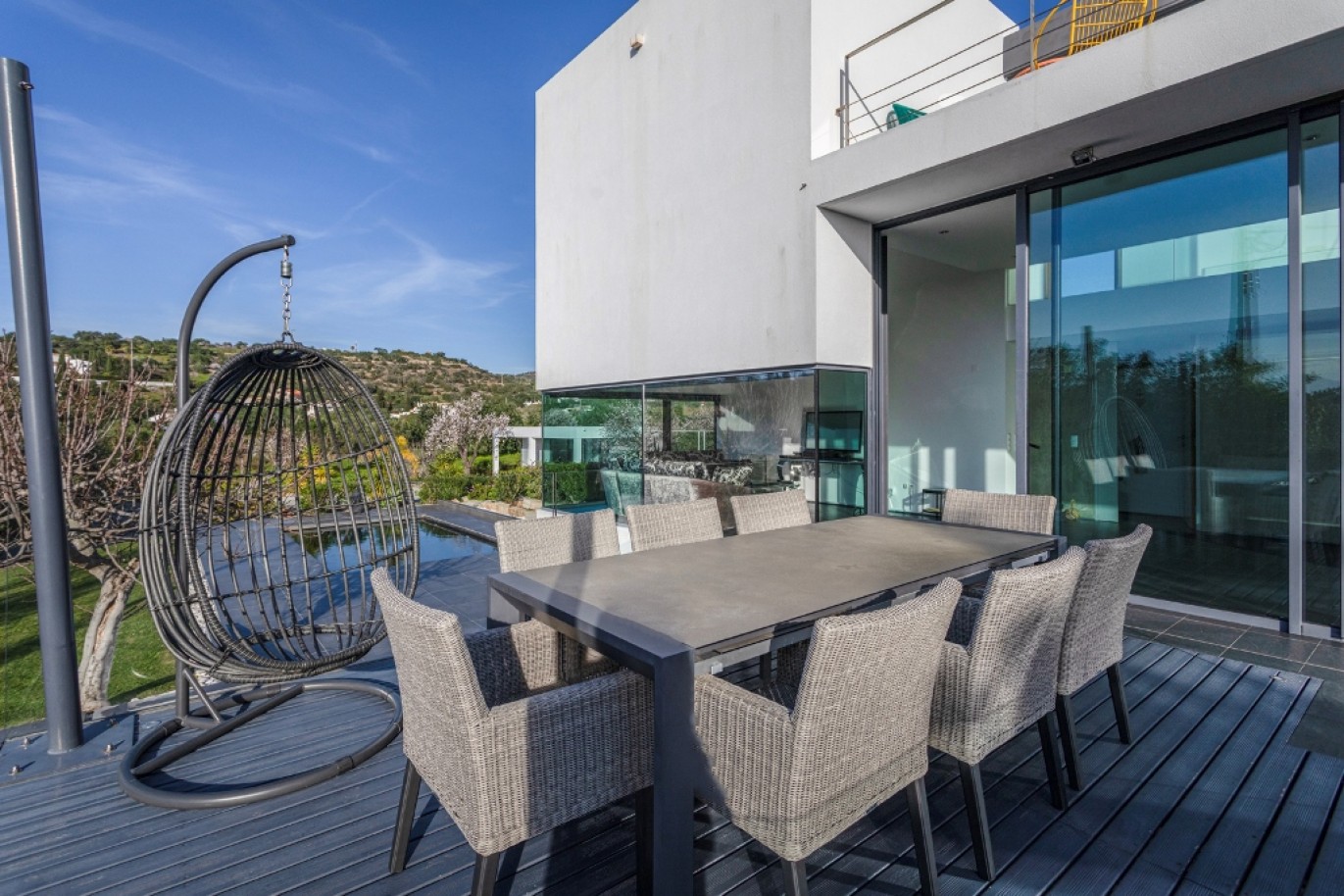 Contemporary 4-bedroom villa with sea views for sale in Estói, Algarve_253055