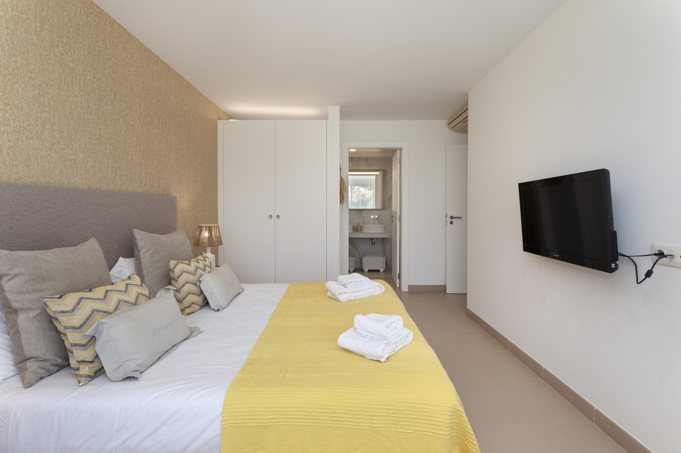 2-bedroom flat for sale in private condominium in Salgados, Algarve_253497