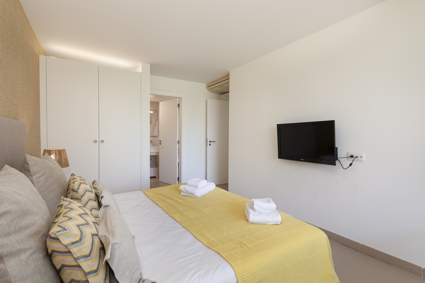 2-bedroom flat for sale in private condominium in Salgados, Algarve_253498
