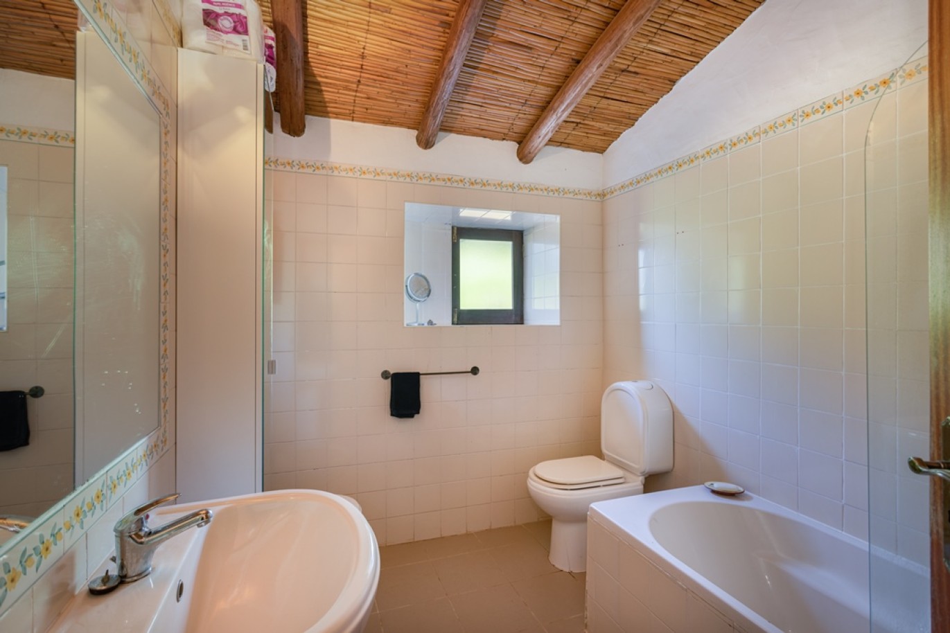 Fantastique villa indépendante de 5 chambres à vendre à Santa Catarina Fonte de Bispo, Algarve_253542