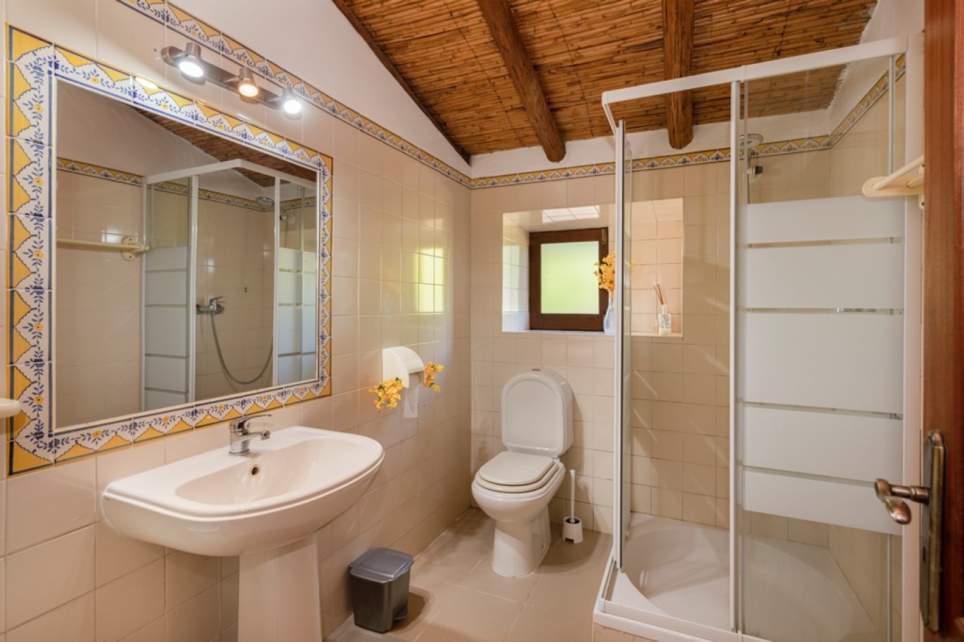 Fantastique villa indépendante de 5 chambres à vendre à Santa Catarina Fonte de Bispo, Algarve_253543