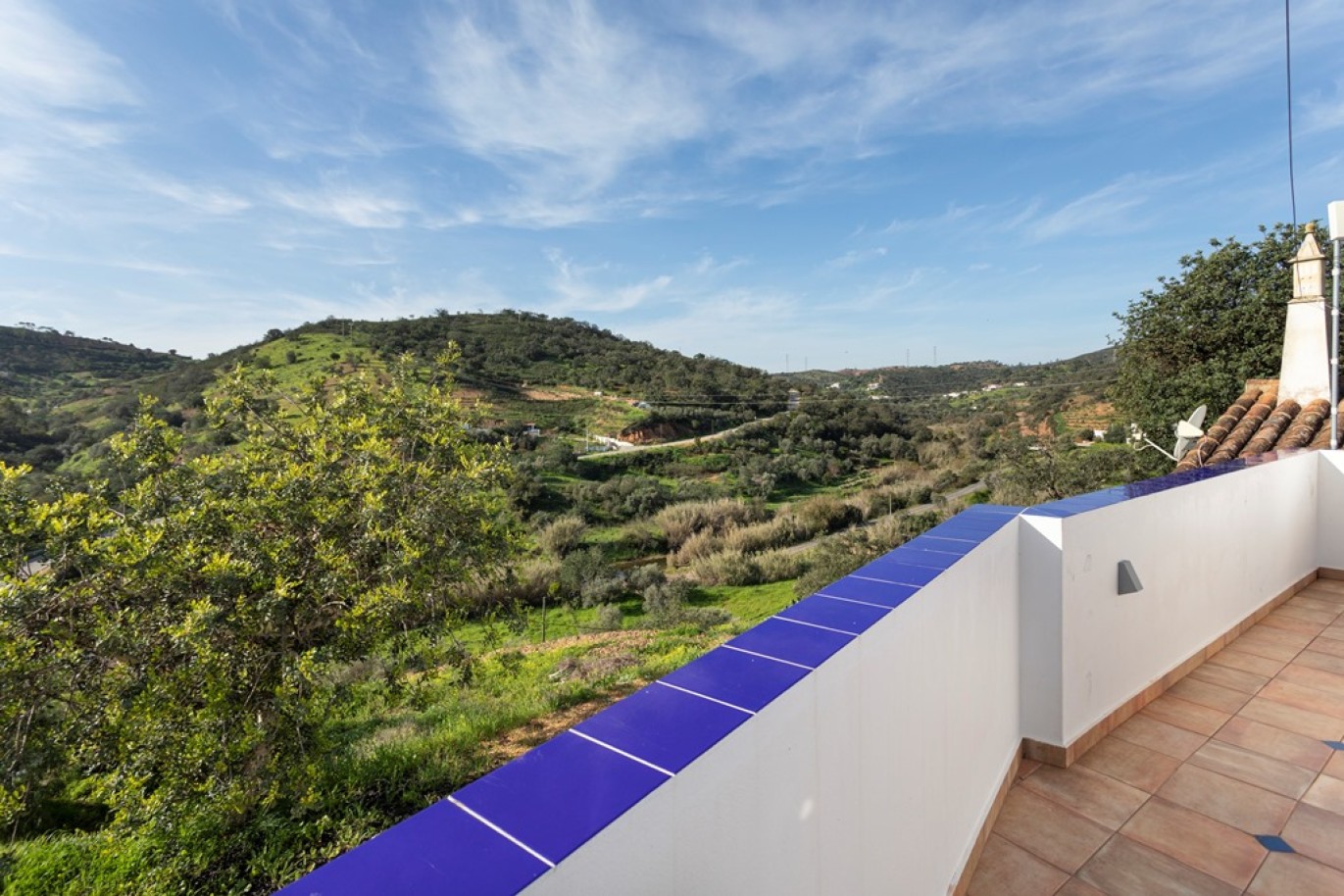 Fantastique villa indépendante de 5 chambres à vendre à Santa Catarina Fonte de Bispo, Algarve_253551