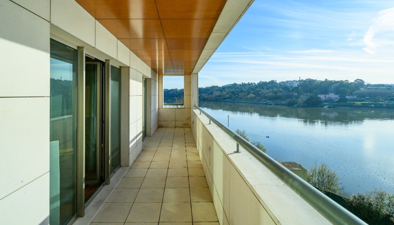 Four bedroom flat in front of the River Douro, for sale, in Valbom, Portugal_253590