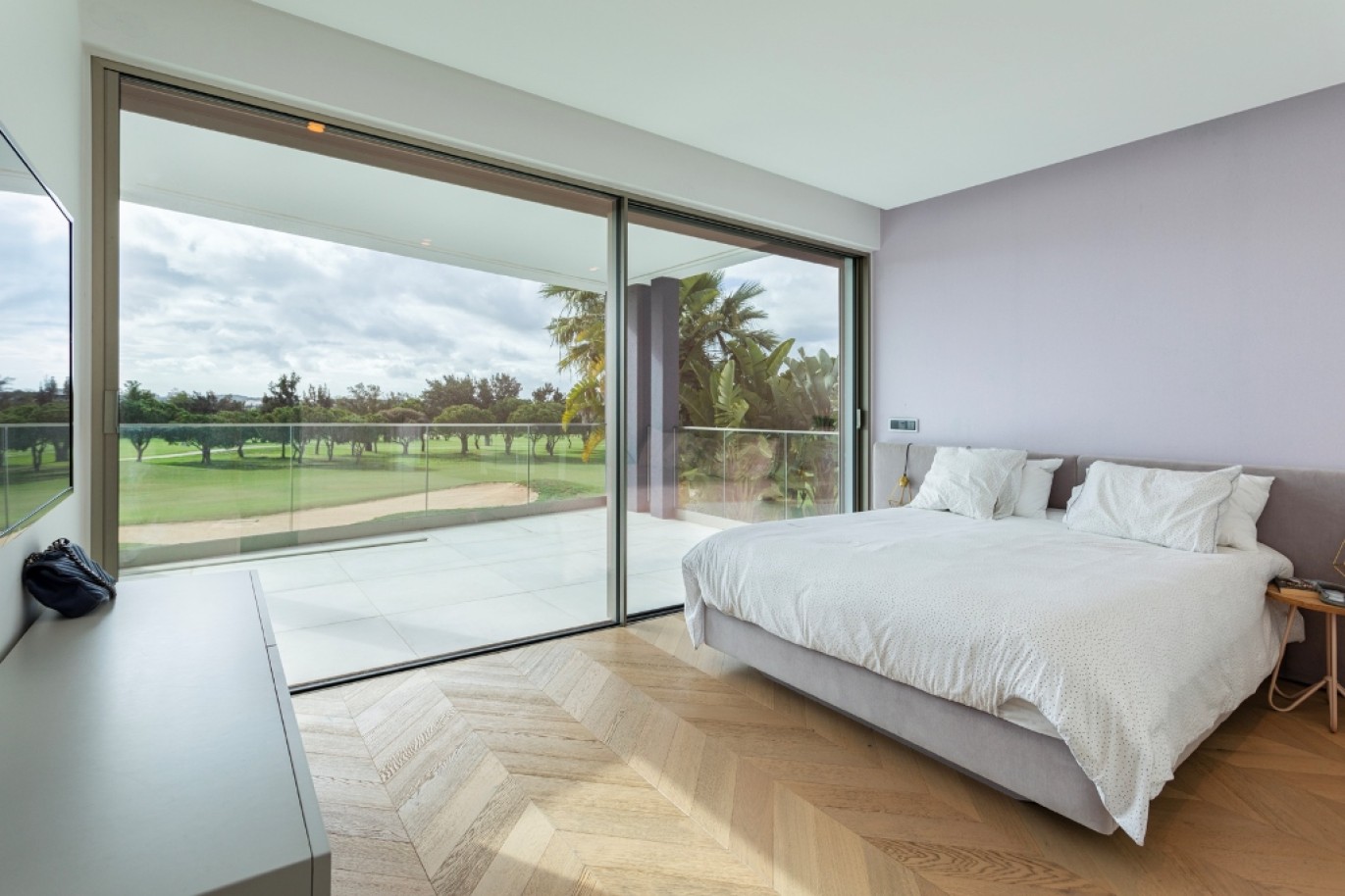 Moderne Villa mit 5 Schlafzimmern und Pool, zu verkaufen in Vilamoura, Algarve_253620