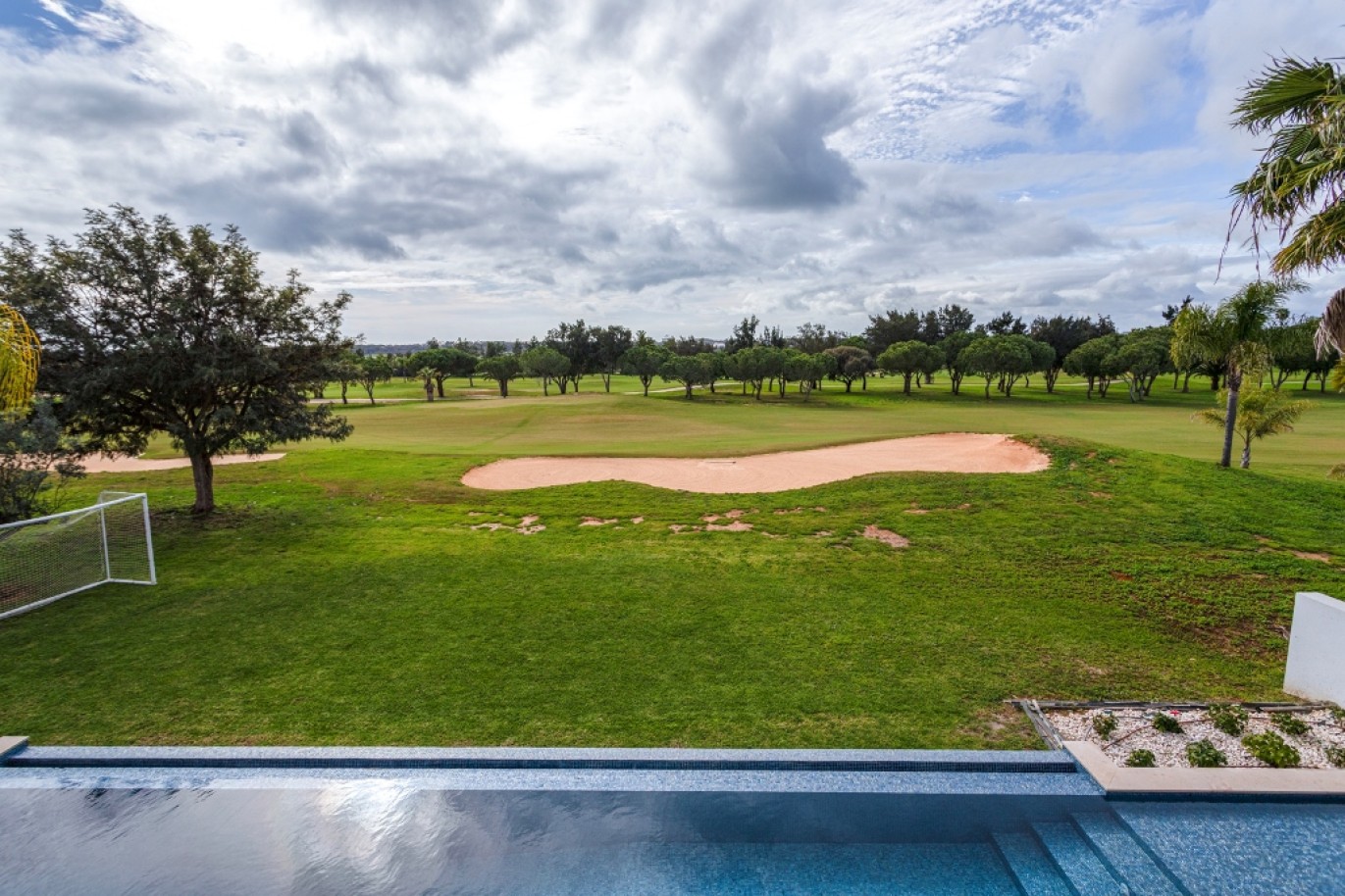 Villa moderne de 5 chambres avec piscine, à vendre à Vilamoura, Algarve_253624