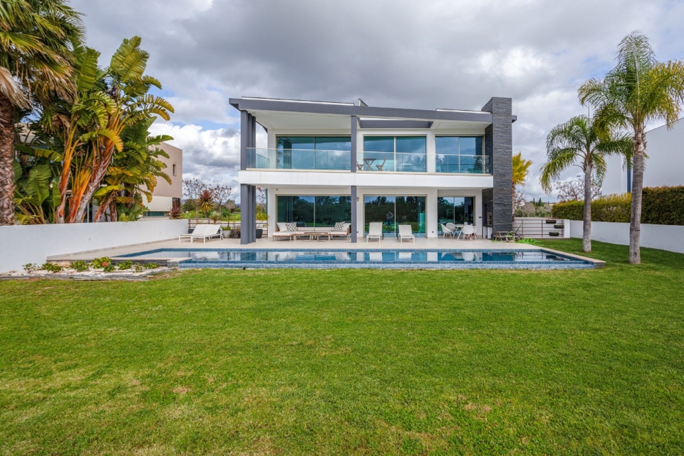 Villa moderne de 5 chambres avec piscine, à vendre à Vilamoura, Algarve_253632