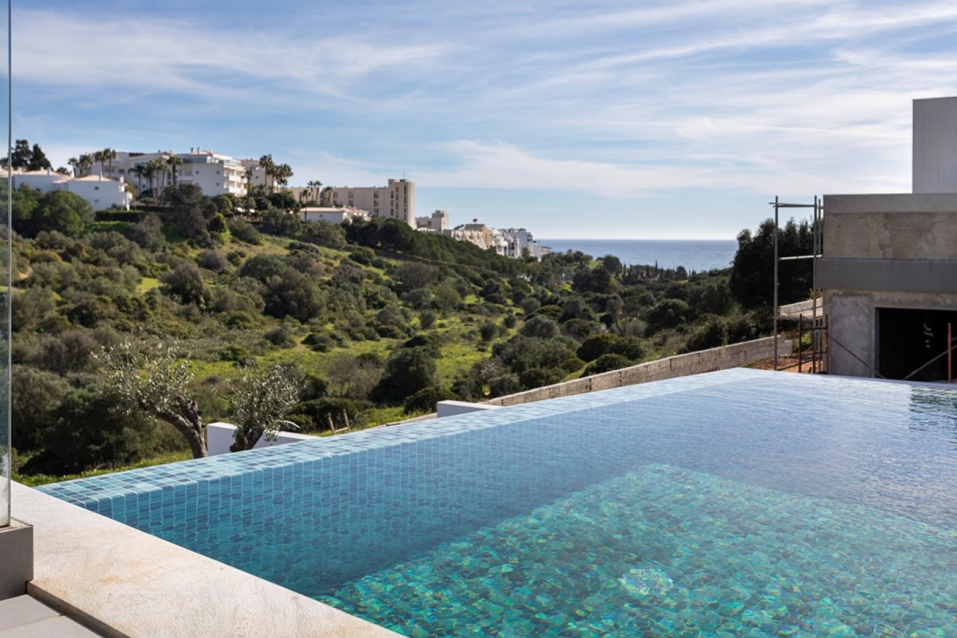 Moradia, 3+1 quartos, com vista mar e piscina, em Porto de Mós, Algarve_253684