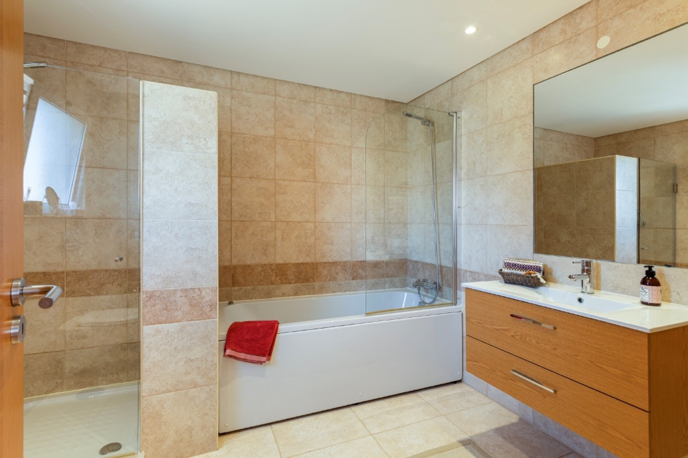 Fantastic 3-bedroom detached villa for sale in Vilamoura, Algarve_253963