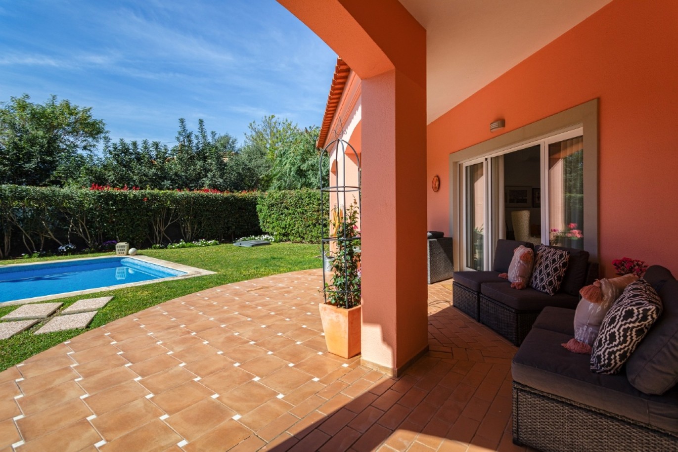 Fantastische freistehende Villa mit 3 Schlafzimmern zu verkaufen in Vilamoura, Algarve_253970