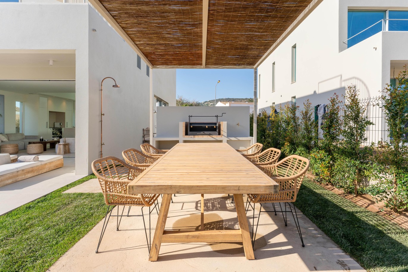 Fantastic modern villa for sale in the center of Santa Bárbara de Nexe, Algarve_254524