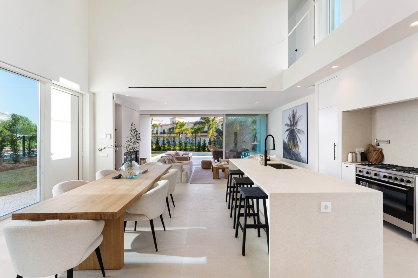 Fantastic modern villa for sale in the center of Santa Bárbara de Nexe, Algarve_254525