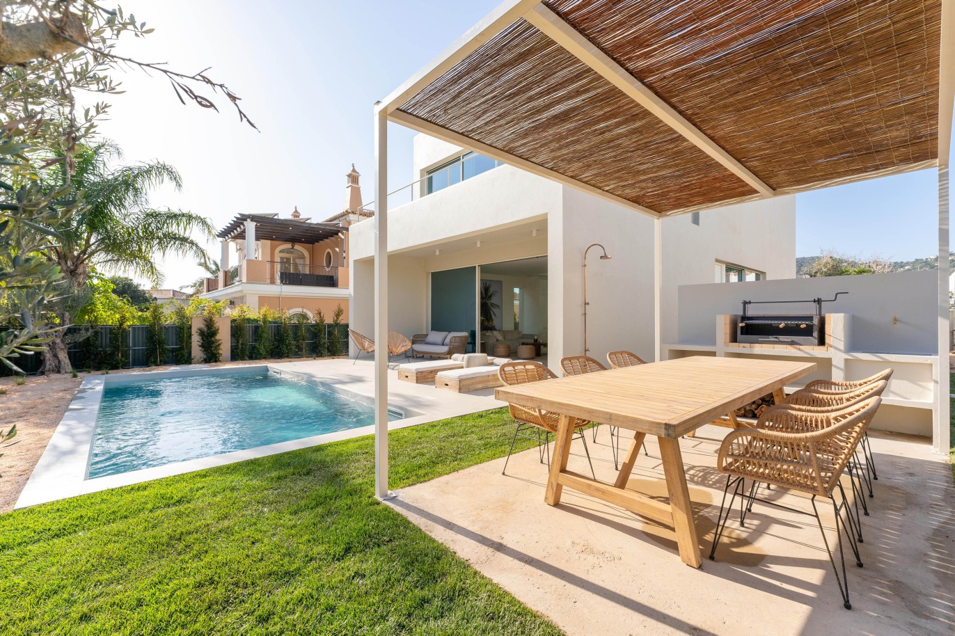 Fantastic modern villa for sale in the center of Santa Bárbara de Nexe, Algarve_254526