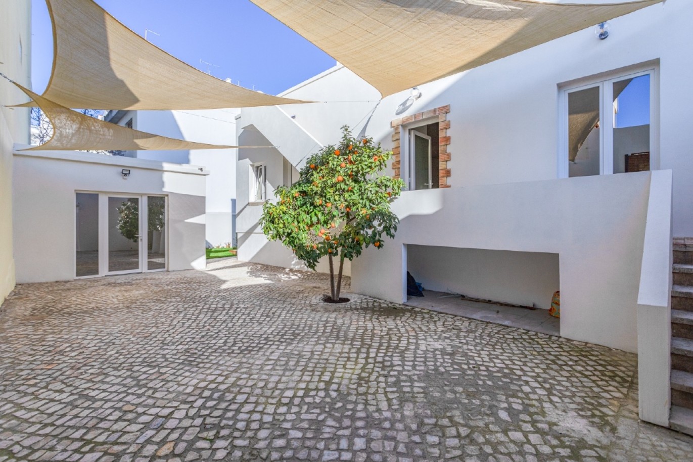 Fantástica villa reformada de 3 dormitorios situada en el centro de Loulé, Algarve_254655