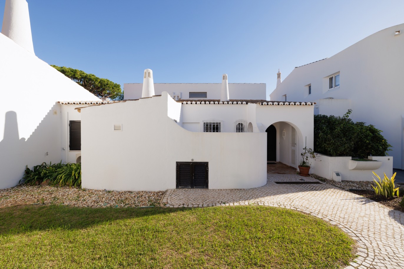 Maison de ville avec piscine, à vendre à Vale do Lobo, Algarve_255012