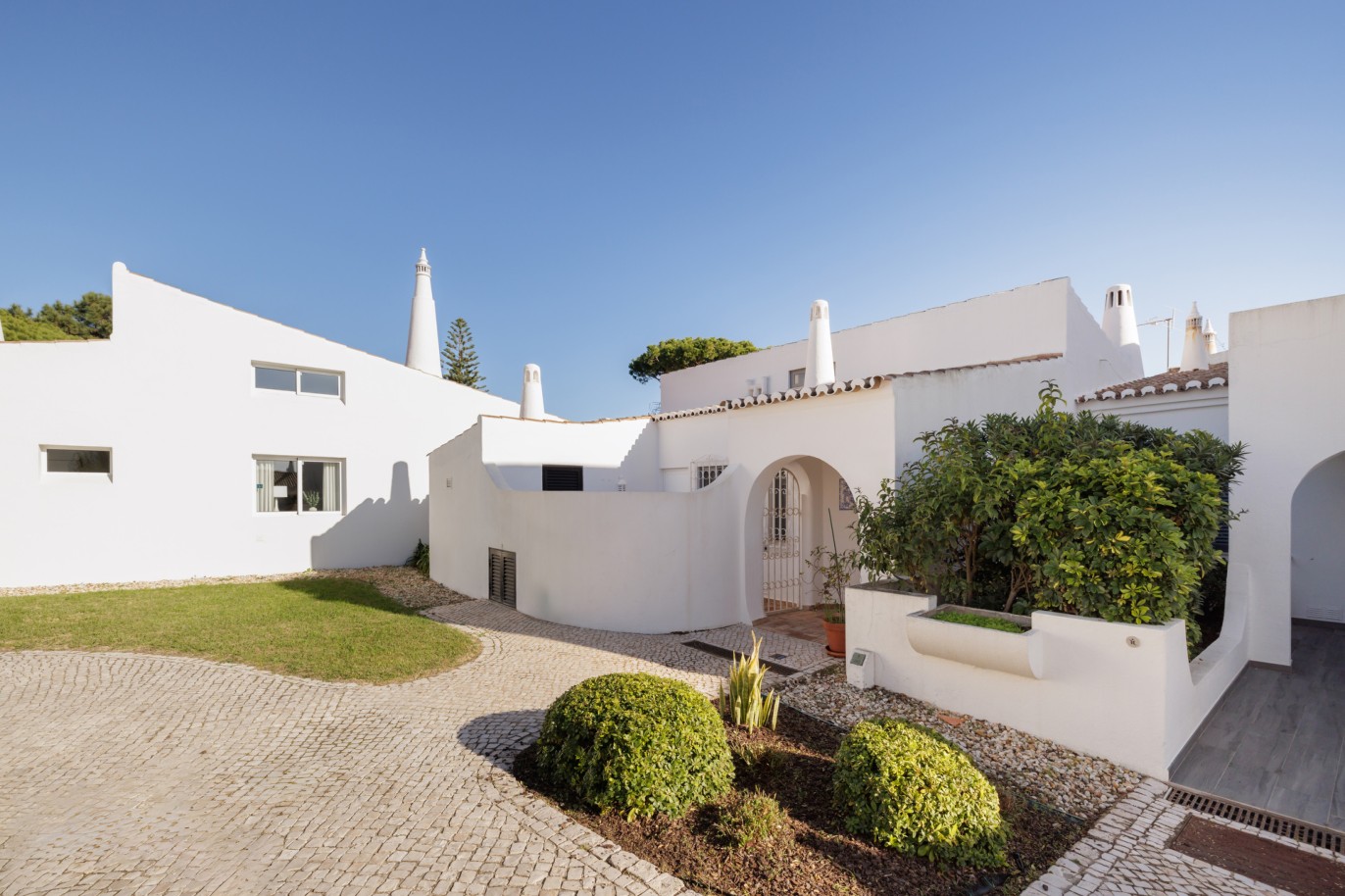 Maison de ville avec piscine, à vendre à Vale do Lobo, Algarve_255015