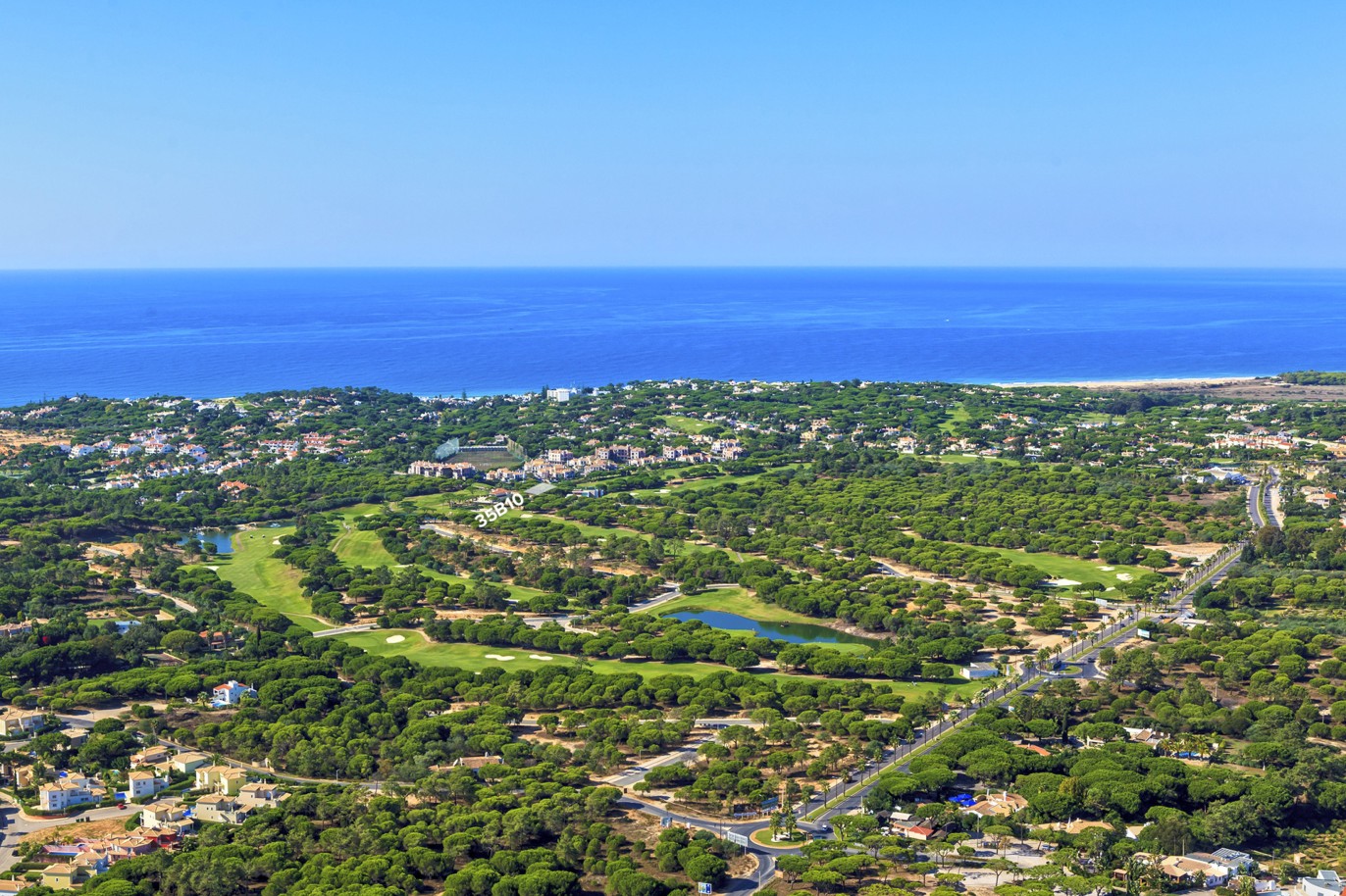 Terrain, avec vue sur le golf, à vendre à Vale do Lobo, Algarve_255029