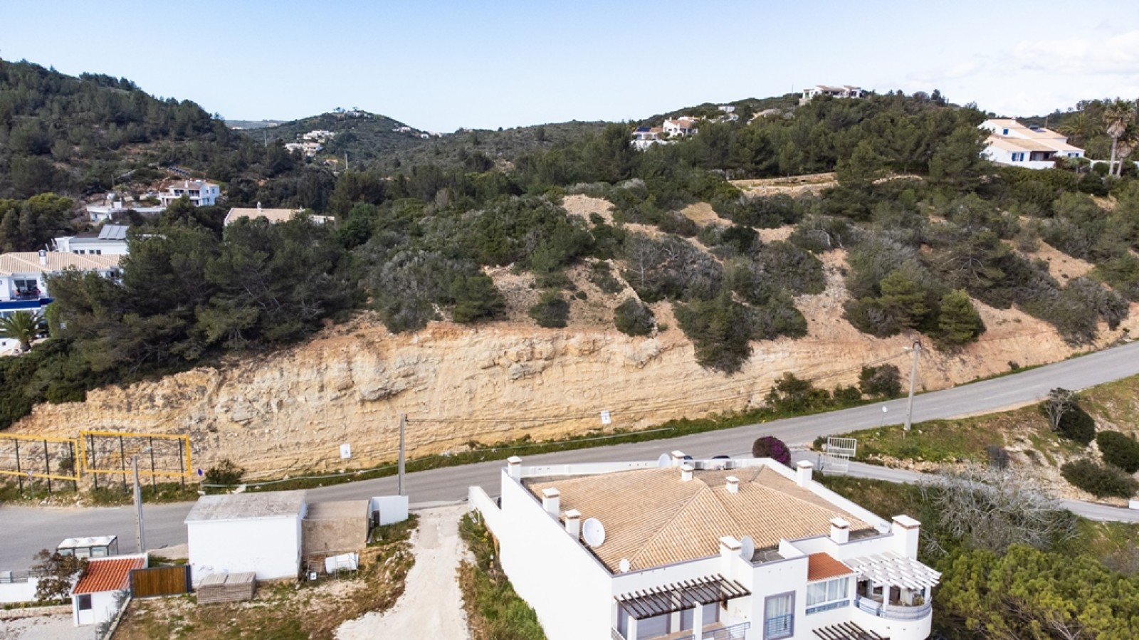 Terreno para construção, com vista mar, na Praia da Salema, Algarve_255518