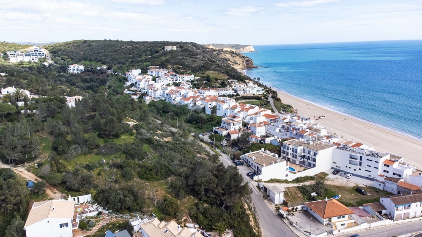 Terreno para construção, com vista mar, na Praia da Salema, Algarve_255522