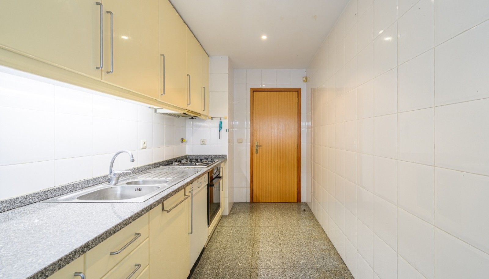 Apartamento T3, para venda, em Paranhos, no Porto _256609