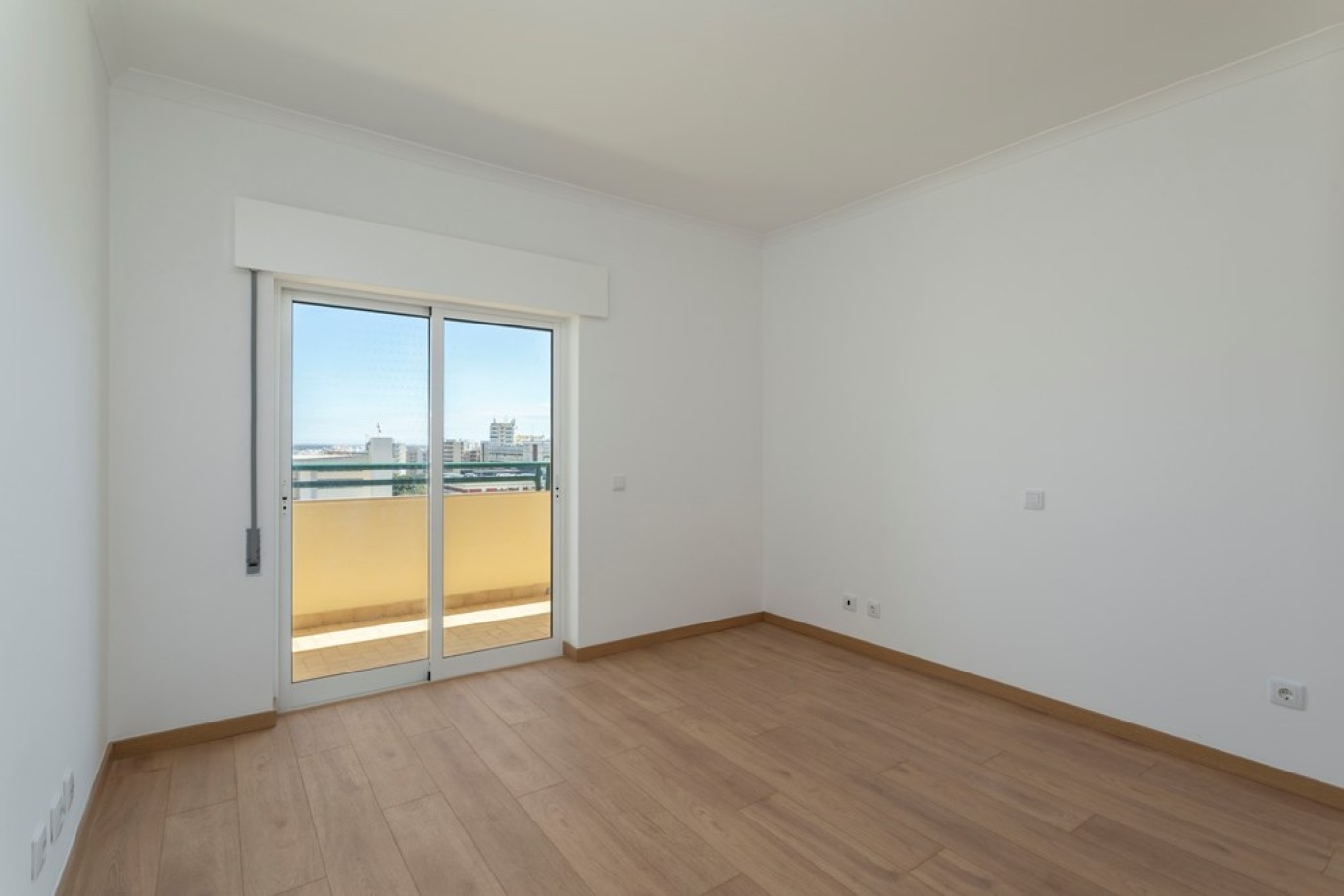 Fantástico ático de 5 dormitorios en venta en Faro, Algarve_256690