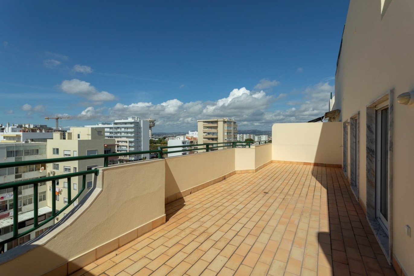 Fantástica Penthouse T5, para venda em Faro, Algarve_256697