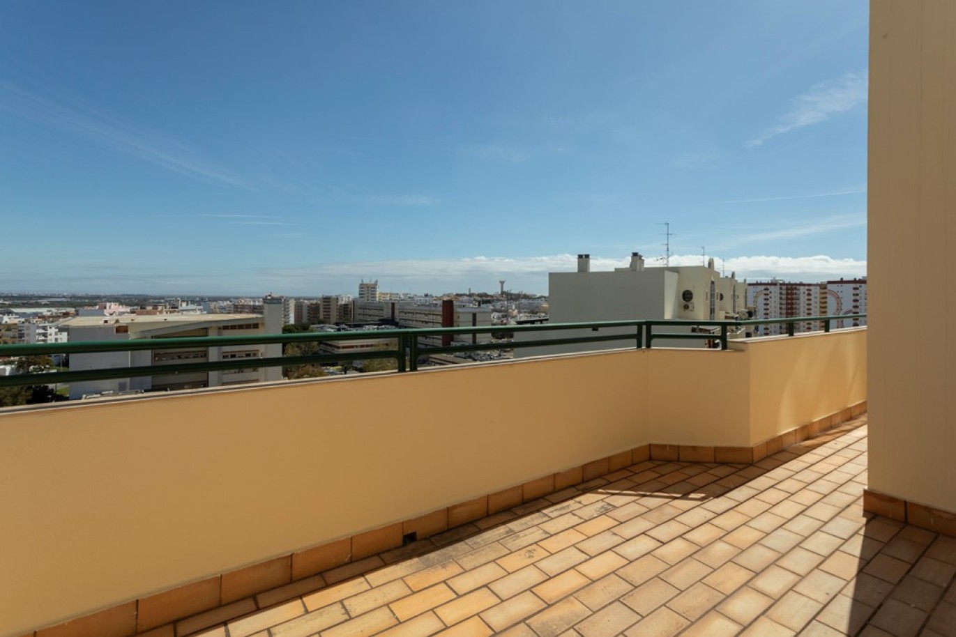 Fantastique penthouse de 5 chambres à vendre à Faro, Algarve_256699