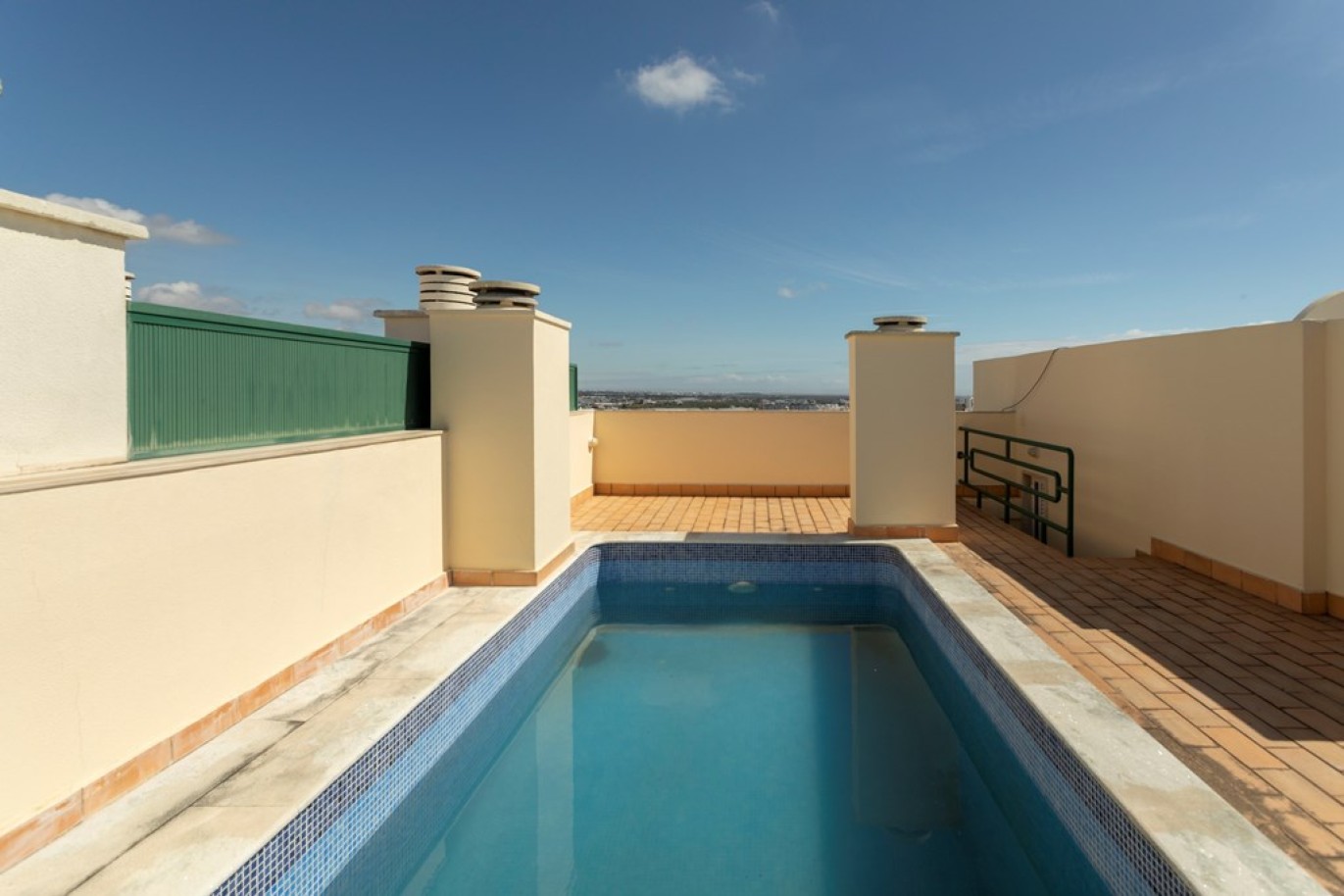 Fantastique penthouse de 5 chambres à vendre à Faro, Algarve_256701