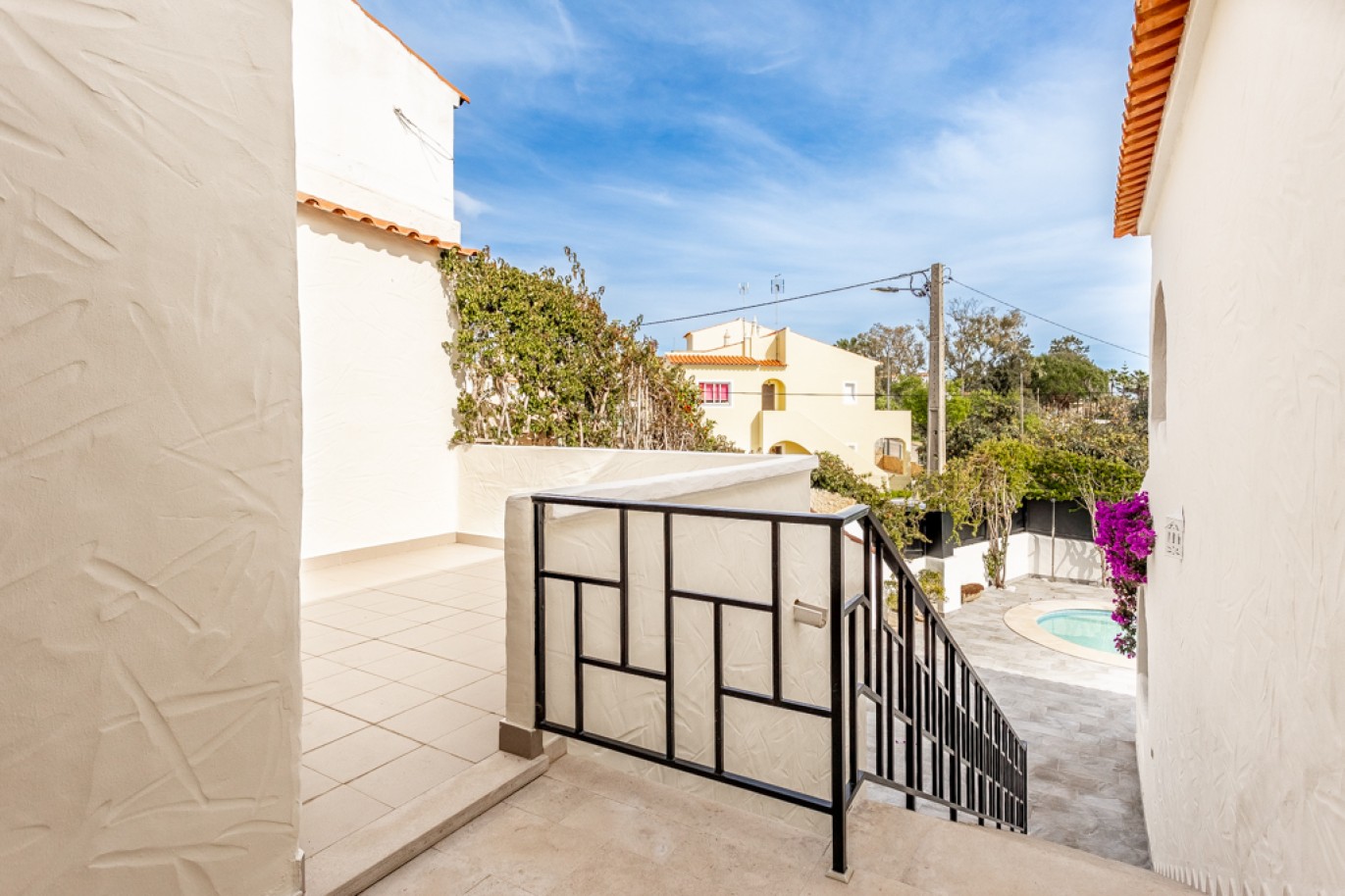 Moradia V7 com piscina, para venda, em Porches, Algarve_256783