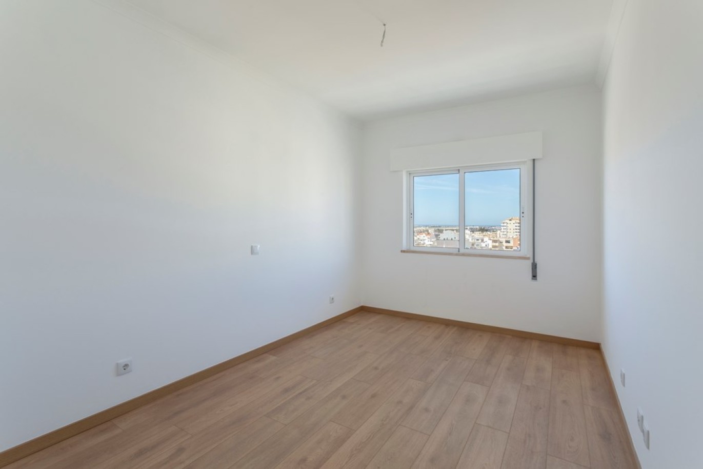 Fantástico ático de 5 dormitorios en venta en Faro, Algarve_256857