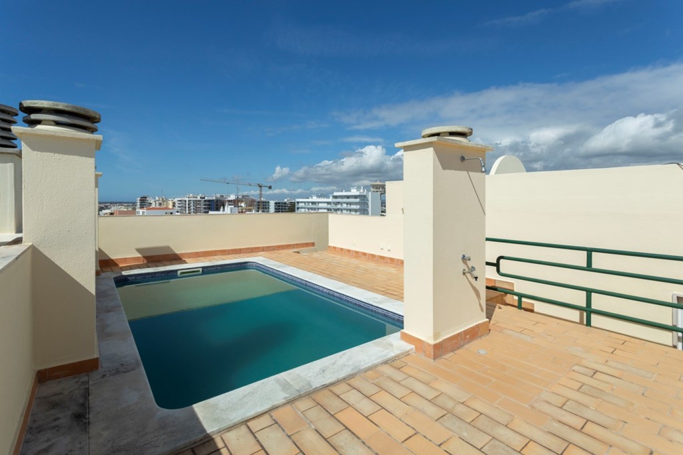 Fantástico ático de 5 dormitorios en venta en Faro, Algarve_256867
