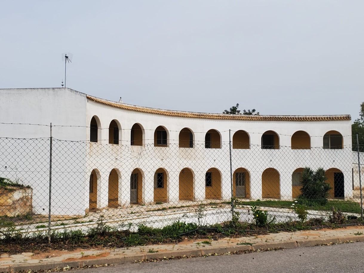 Commercial building for refurbishment in Quarteira, Algarve_256985