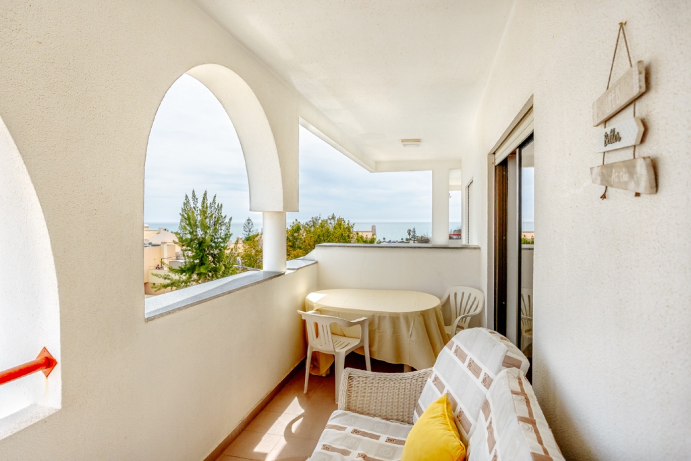 Apartamento com 1+1 quartos, com vista mar, para venda em Porches, Algarve_257024