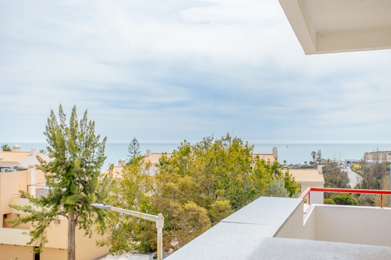 Apartamento com 1+1 quartos, com vista mar, para venda em Porches, Algarve_257026
