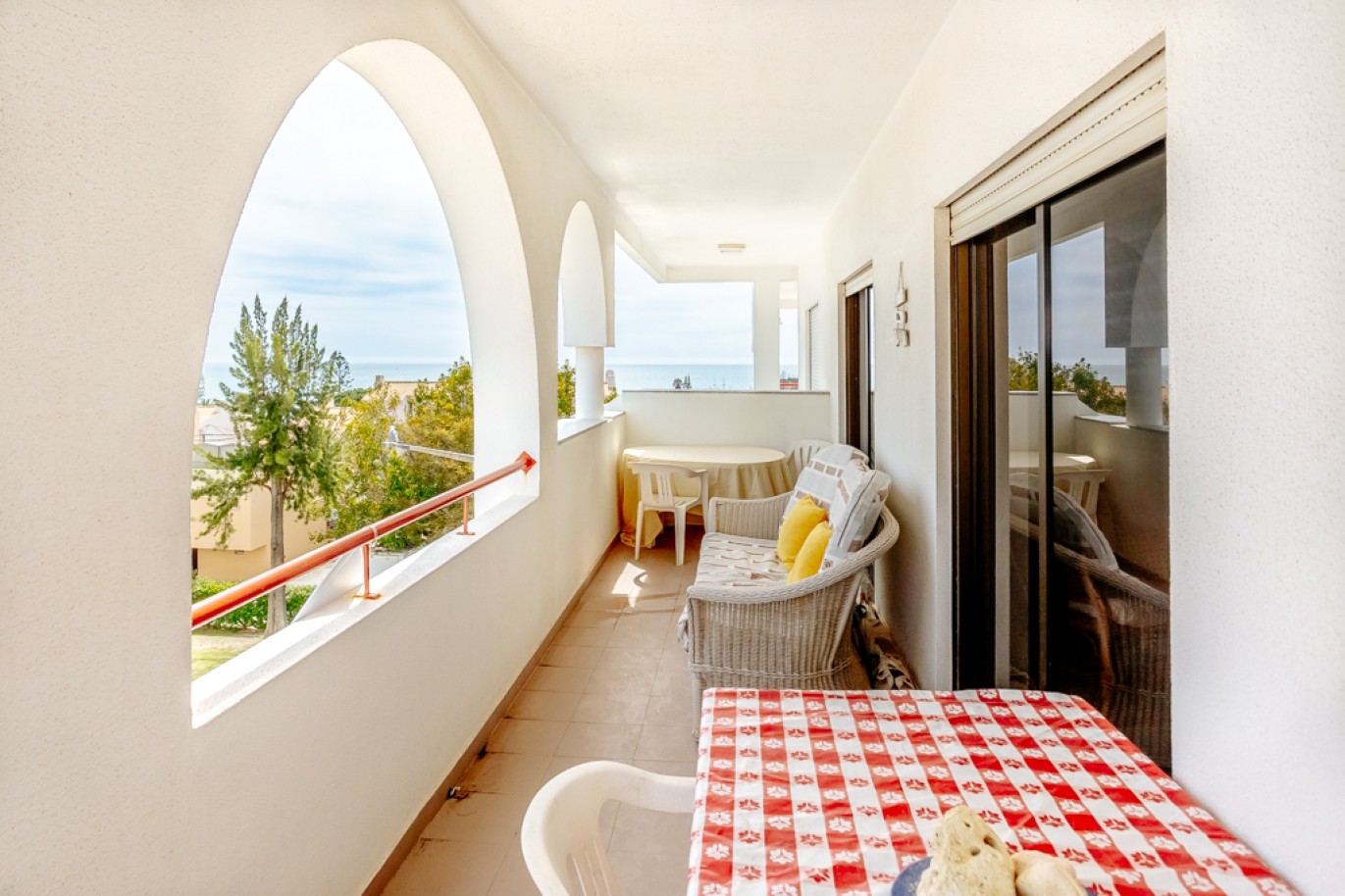 Apartamento com 1+1 quartos, com vista mar, para venda em Porches, Algarve_257027