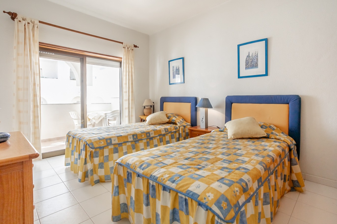 Apartamento com 1+1 quartos, com vista mar, para venda em Porches, Algarve_257029