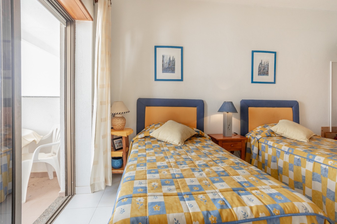 Apartamento com 1+1 quartos, com vista mar, para venda em Porches, Algarve_257031