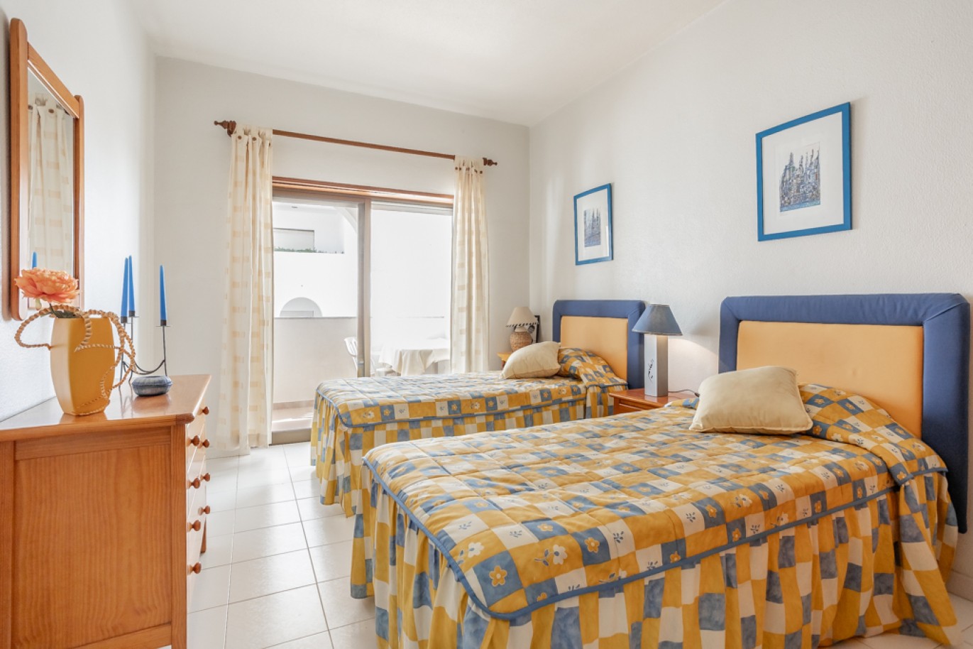 Apartamento com 1+1 quartos, com vista mar, para venda em Porches, Algarve_257032