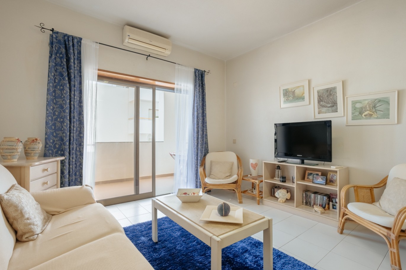 Apartamento com 1+1 quartos, com vista mar, para venda em Porches, Algarve_257046