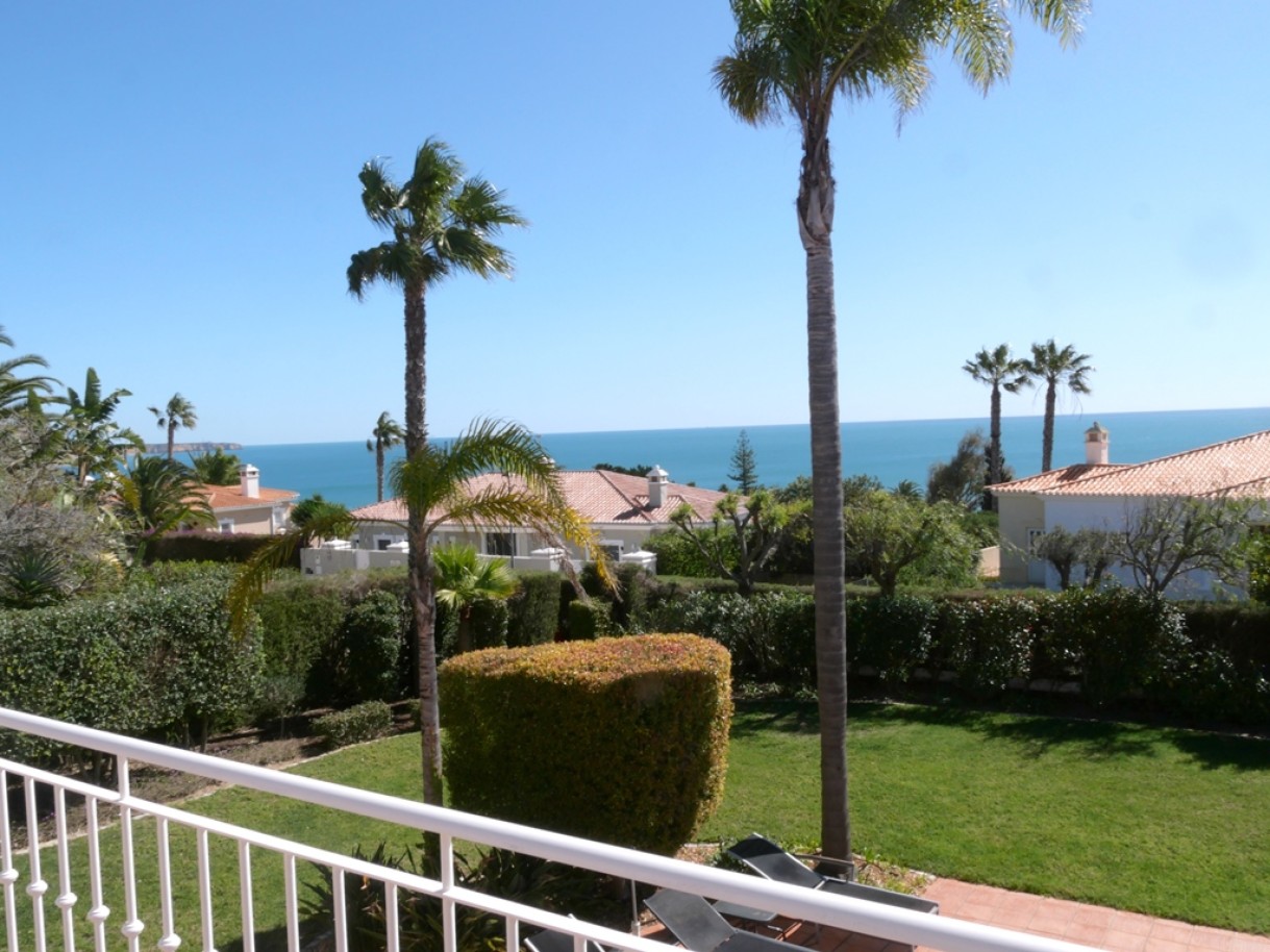 Fantastic 4-bedroom villa with pool and sea views in Luz, Lagos, Algarve_257093