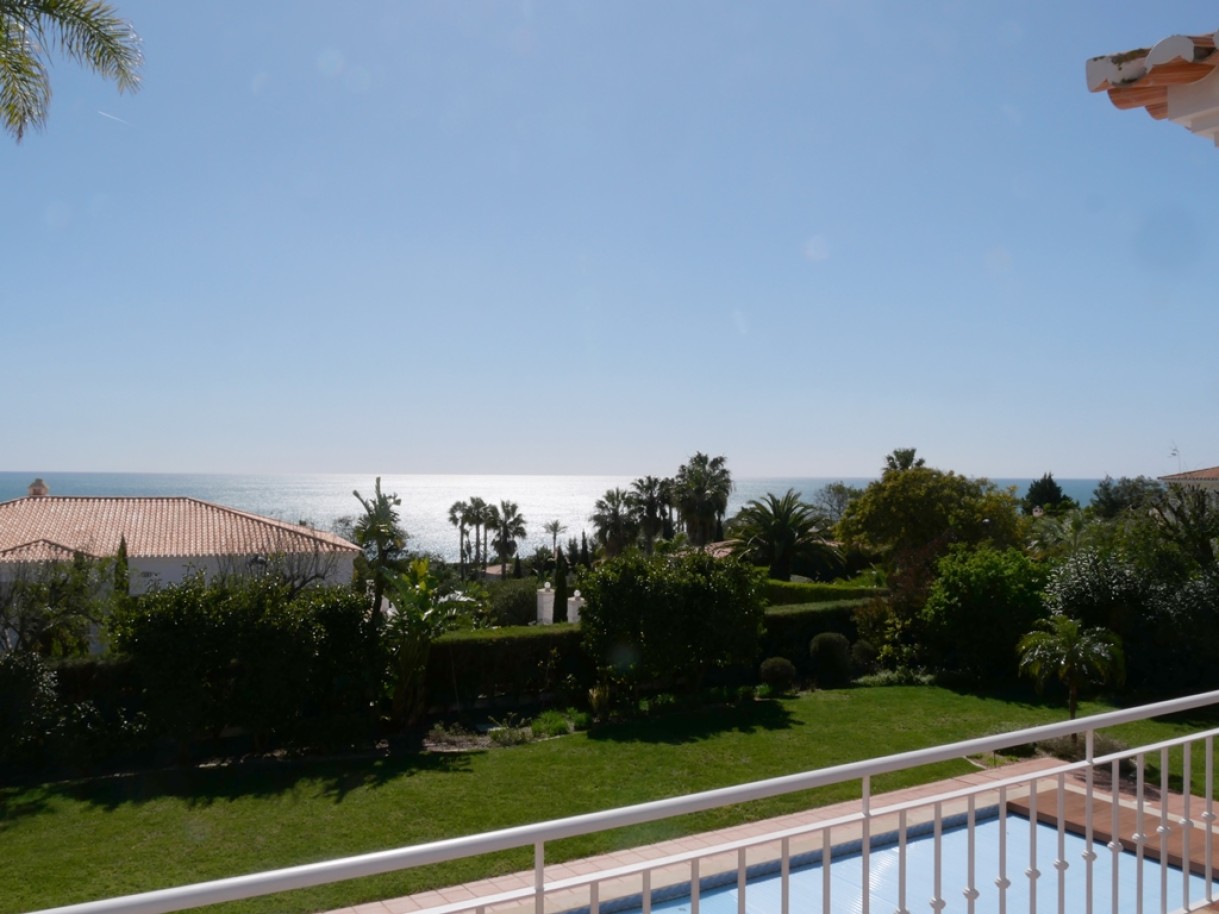 Fantastic 4-bedroom villa with pool and sea views in Luz, Lagos, Algarve_257095