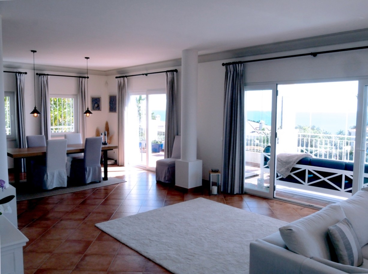 Fantastic 4-bedroom villa with pool and sea views in Luz, Lagos, Algarve_257096