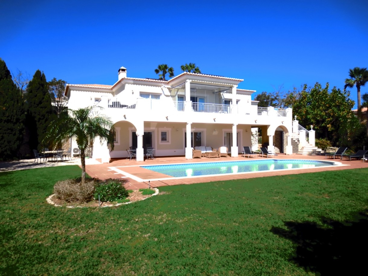 Fantastic 4-bedroom villa with pool and sea views in Luz, Lagos, Algarve_257101