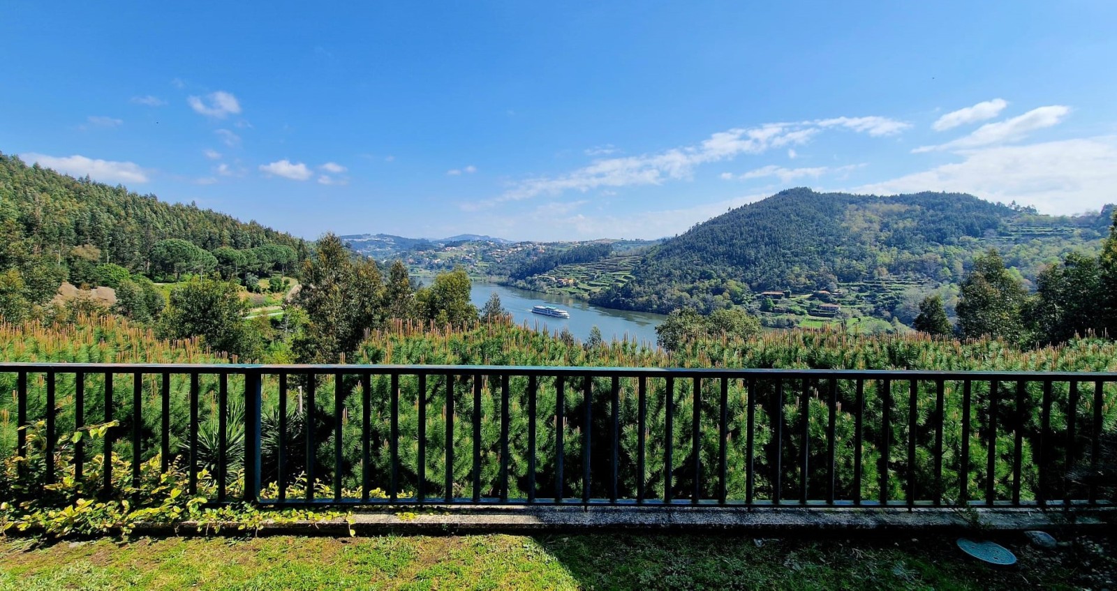 Quinta com vistas sobre o Rio Douro, Sebolido, Portugal_257724