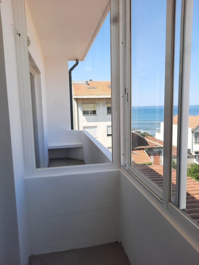 Apartamento T2+1 com varanda e vista de mar, na Foz, Porto_257848