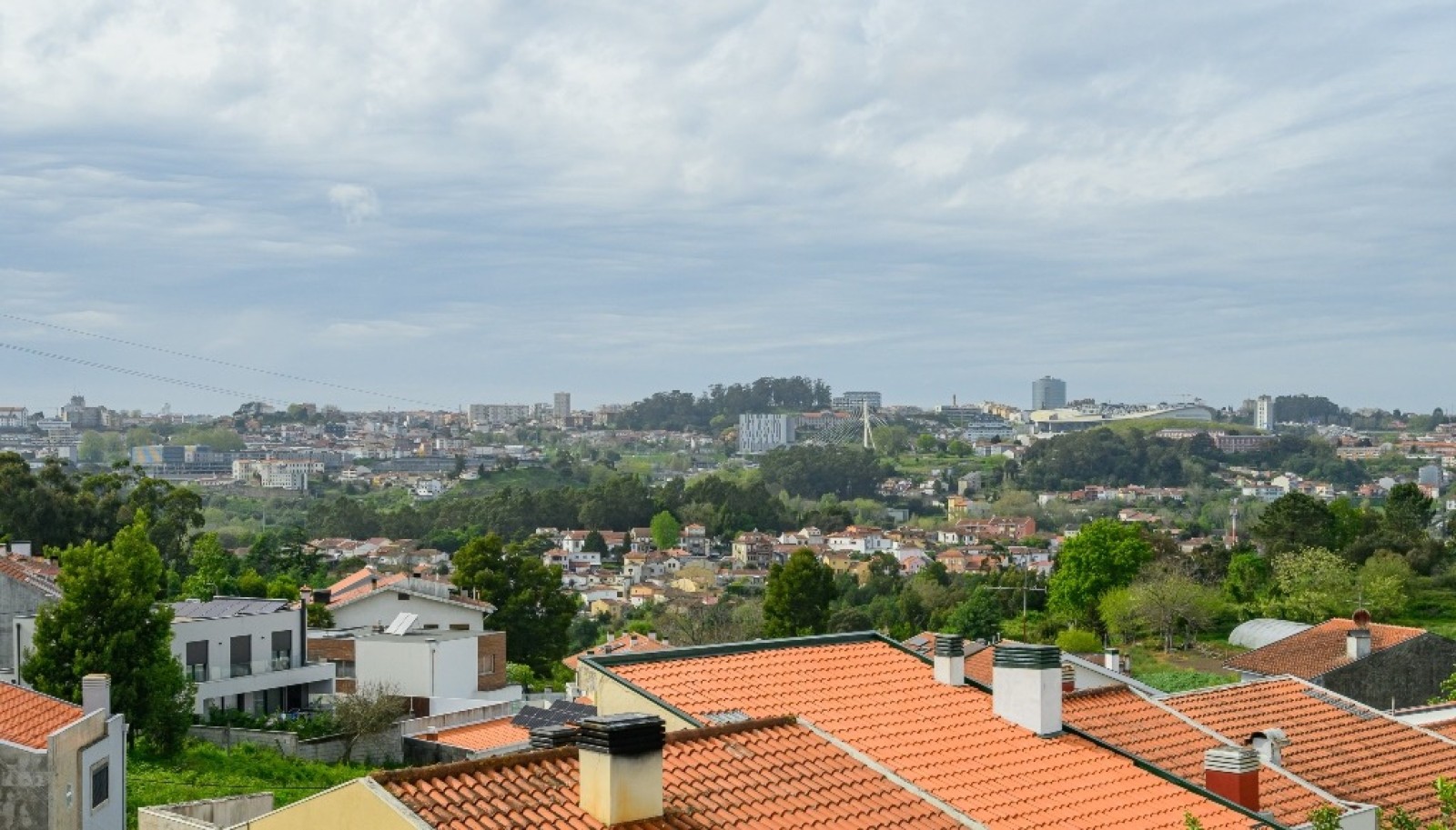 Moradia V4 com jardim, para venda, em Valbom, Portugal_259164