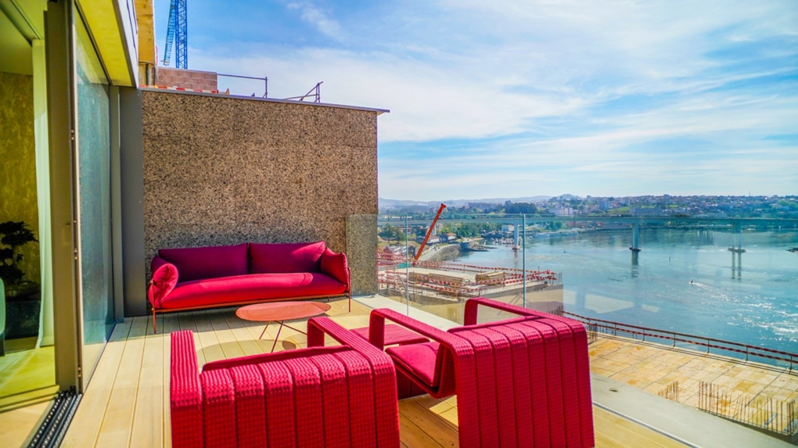 Three + one bedroom duplex apartment with river view, for sale, Porto, Portugal_259549