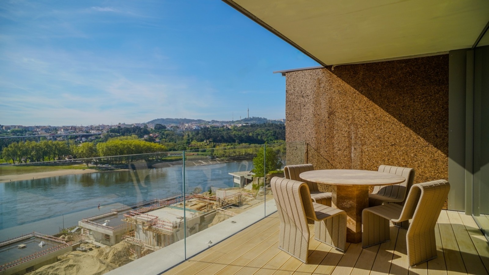Three + one bedroom duplex apartment with river view, for sale, Porto, Portugal_259555