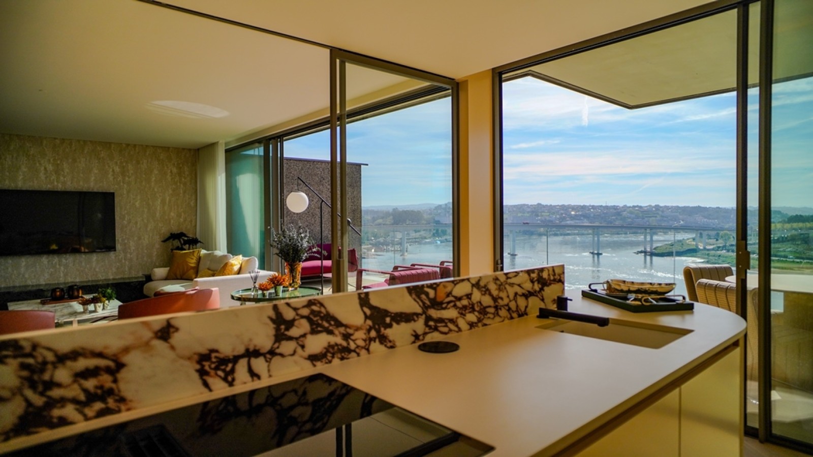 Three + one bedroom duplex apartment with river view, for sale, Porto, Portugal_259559
