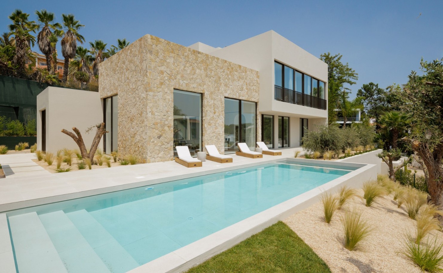 fantastique-villa-moderne-de-4-1-chambres-a-vendre-a-quinta-do-lago-algarve
